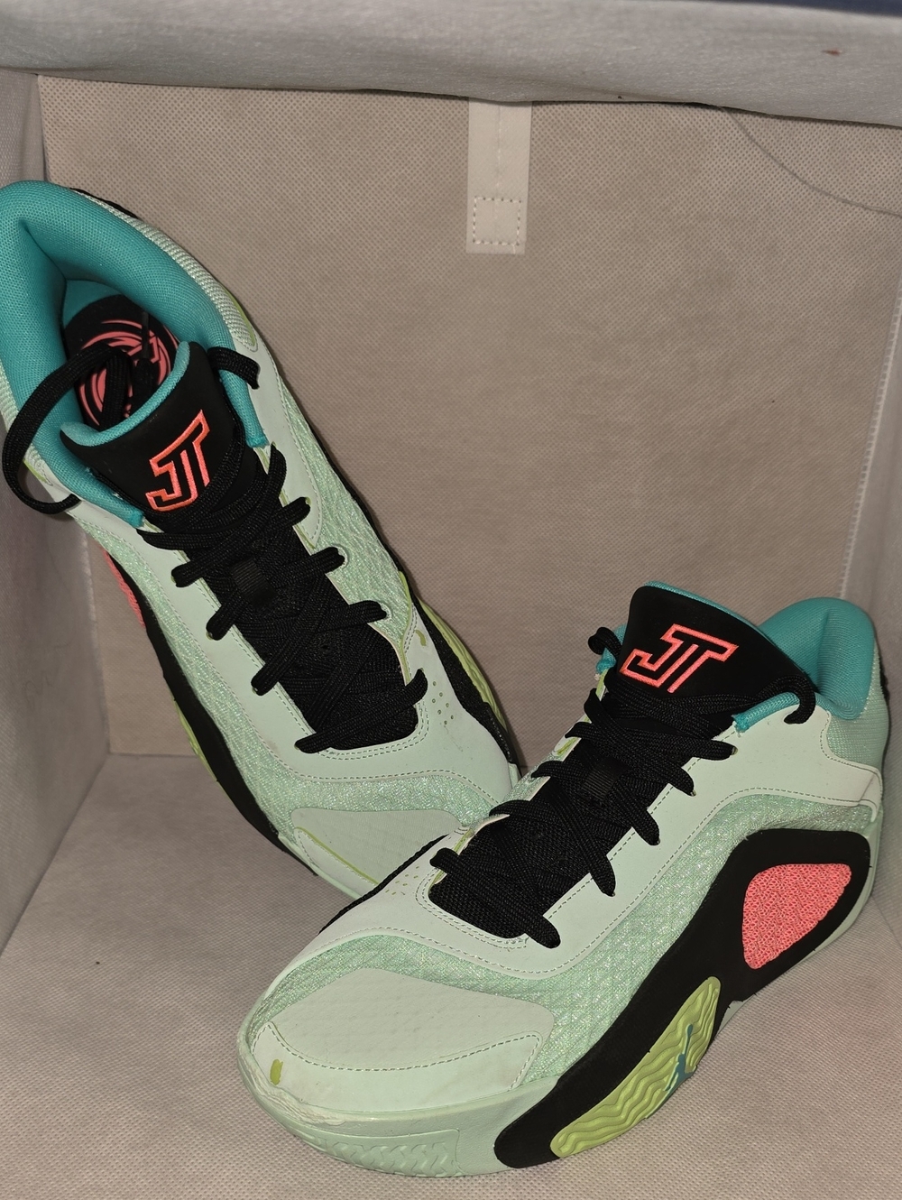 Men's Jordan TATUM Mint & Coral Low-Top Sneakers